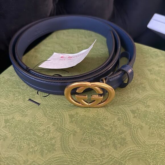 Brand new unisex Gucci Gold Buckle navy  Leather Belt - Picture 1 of 9